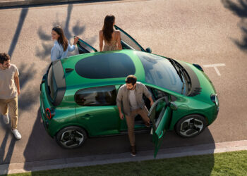 Renault Twingo E-Tech teto de abrir Twingobay